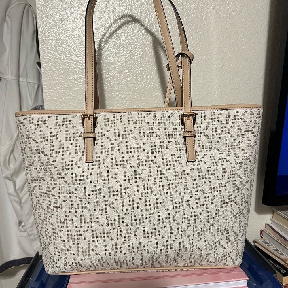 Michael Kors white shoulder purse